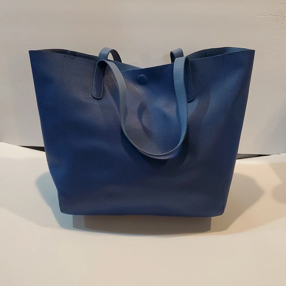 Reversible Blue Tote Bag Pebbled Faux Leather Dark & Light Blue Magnetic Closure